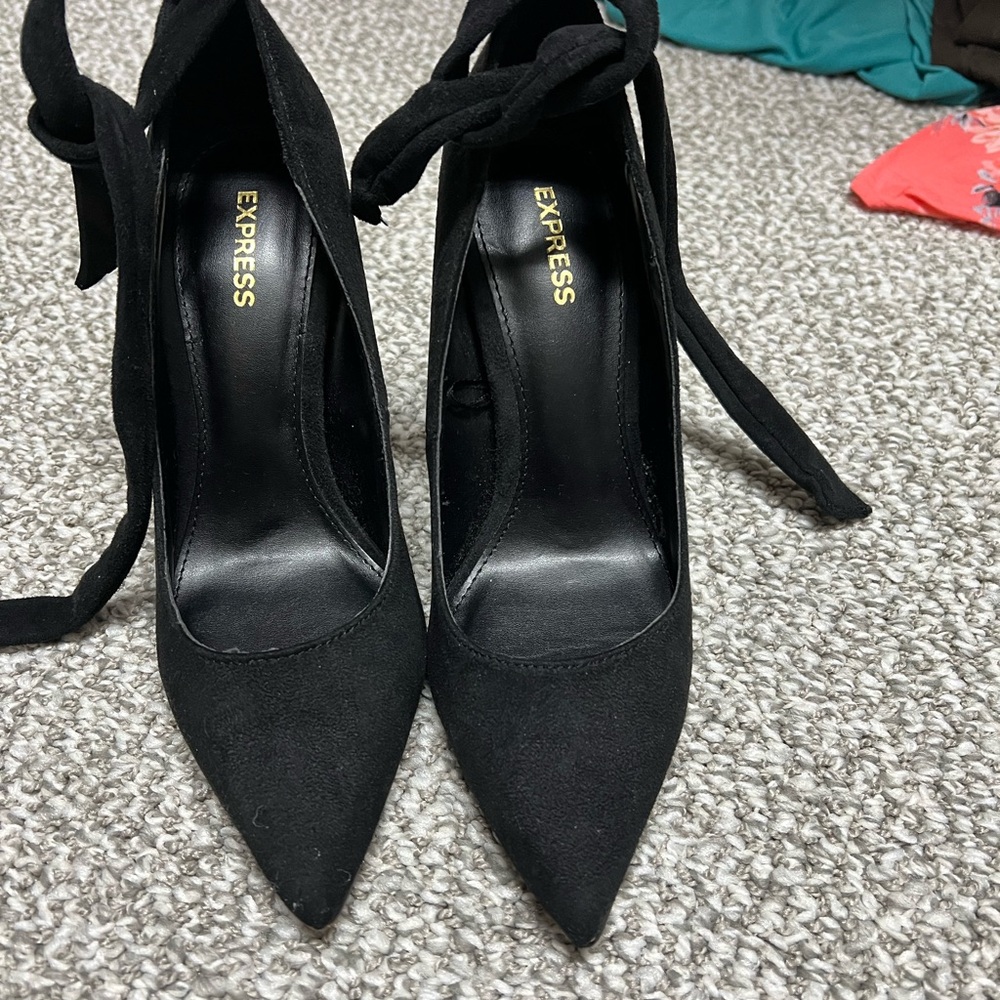 Express side tie heels